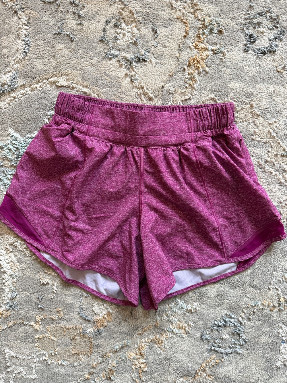 Lululemon hotty hot LR 4” short